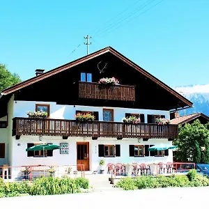 https://pension-floriberg.com-bavaria.com