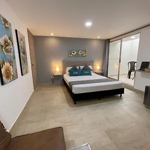 12 Nights , Medellín Colombie